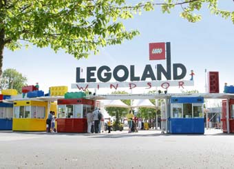 A weed-free red carpet at Legoland