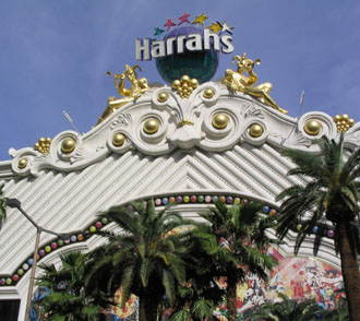 Harrah's Entertainment buys Caesars to form world's largest gaming group