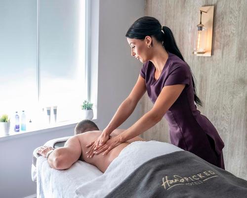 Hand Picked Hotels unveils Spa Therapist Apprenticeship academy partnered with Armonia Training Academy and Diane Hey @HPicked_hotels #spa #spatherapists #spacareers #wellness #hsopitality #training