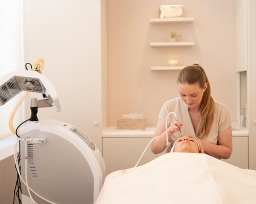 Swissline opens renovated urban wellness destination #LaboSpa in #Zurich #Swissline #skincare #spa 