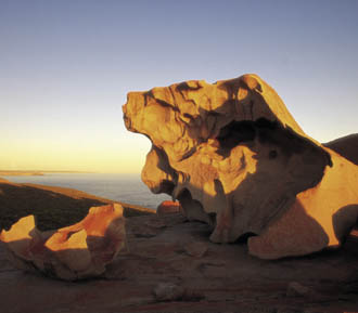 Clifftop spa for Australian wilderness