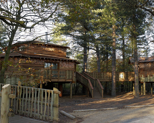 Green treehouses for Center Parcs Longleat Forest