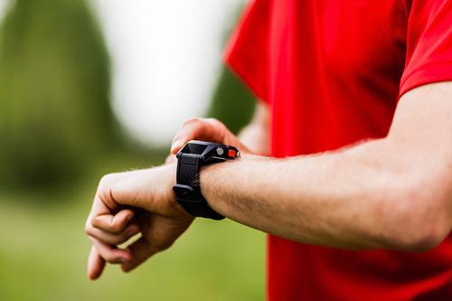Shoppers look for health features when buying wearables