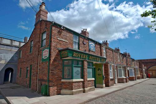 Limited time Coronation Street attraction shows star appeal