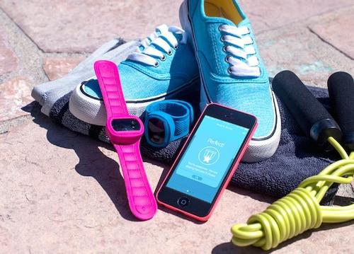The device allows parents to set fitness-related goals for their children