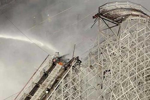 Peak of iconic Colossus coaster at Six Flags Magic Mountain destroyed by fire