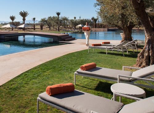 The Spa by Clarins sits adjacent to the hotel’s sports centre, which features a heated 25m pool