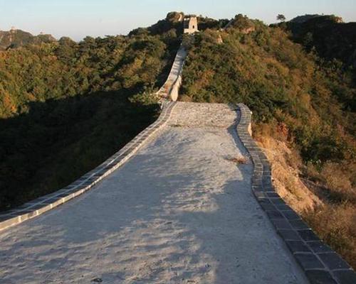 Heritage officials blasted after concreting over section of China's Great Wall