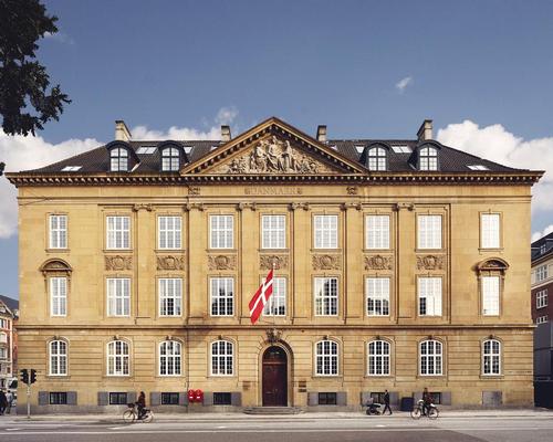 Swedish architect Gert Wingårdh has completed a 77-room hotel within the early 20th century home of the former Royal Danish Conservatory of Music