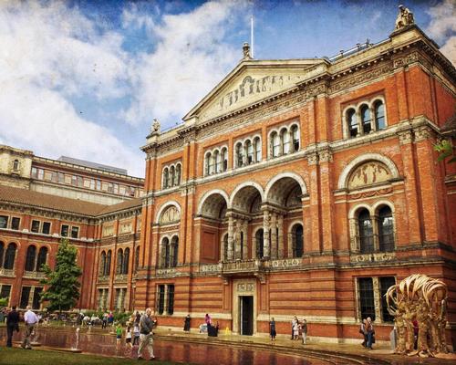 Brexit threatens to reduce museum collections says head of Victoria and Albert 