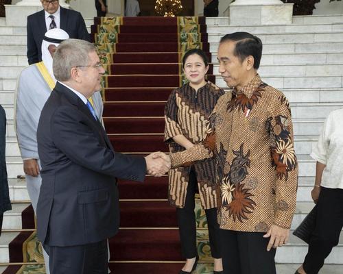 Indonesian president Joko Widodo (right) made the announcement after a meeting with IOC president Thomas Bach (left). 