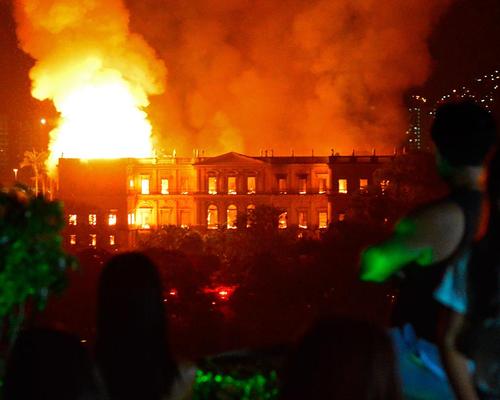 Blaze at Brazil National Museum leads to 'incalculable loss'