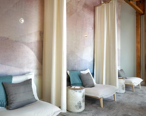 The spa design, spearheaded by Farouki Farouki, echoes the natural scenery of the spa’s locale on the California coast