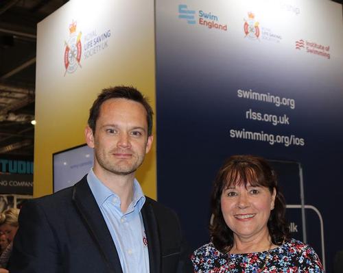 Swim England and RLSS sign deal to make training more accessible to aquatic workforce