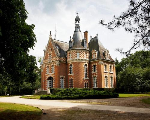 The resort will sit within the Les Bordes Estate, a 1,400-acre (560-hectare) site in the Sologne forest
