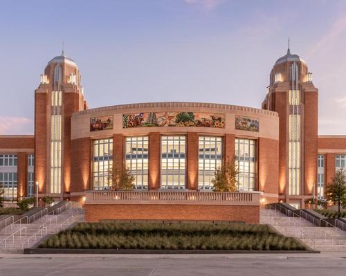 The $540m (€486m, £420m) centre sports an Art Deco and Moderne architectural style