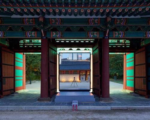 Space Popular creates video installation for the Gwangmyeongmun Gate in South Korea