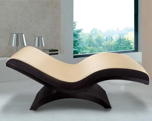 Living Earth Crafts® debuts new Ella Wave™ Lounger
