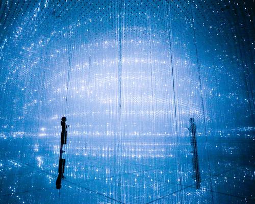 The Infinite Crystal Universe, 2018, Interactive Installation of Light Sculpture, LED, Endless, sound: teamLab