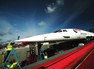 Final Concorde makes its way to retirement home