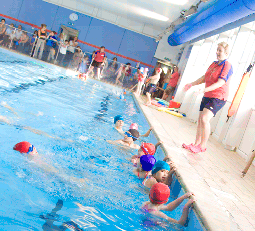 Kirklees offers free lessons for non-swimmers