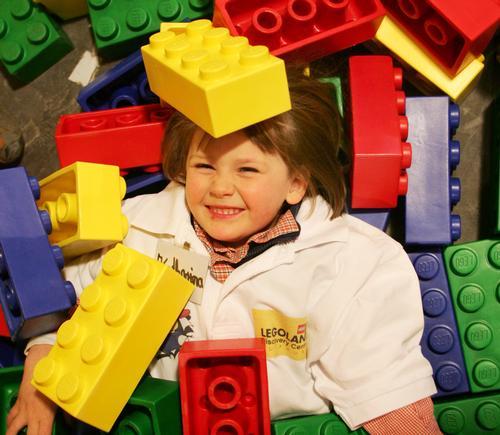 Merlin is to build a Legoland Discovery Centre in Istanbul as the first stage in creating a cluster of attractions in the city
