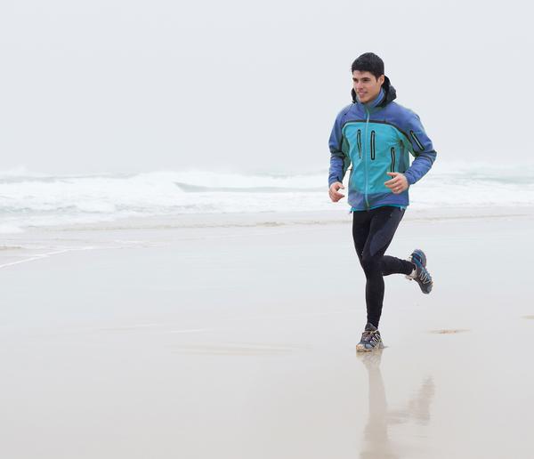 Men tend to extend their runs in response to longer runs by friends / photo: shutterstock.com