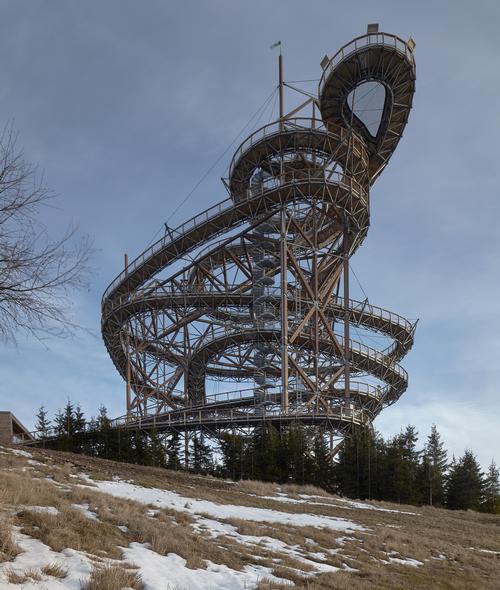 The structure is formed of 550 cubic metres of timber, nearly 400 tonnes of steel and over 40,000 pins, clamps and bolts / Jakub Skokan, Martin T?ma / BoysPlayNice