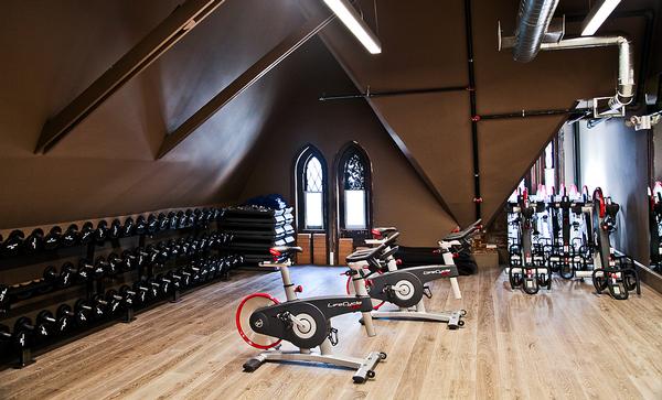 The club’s design 
fuses old with new