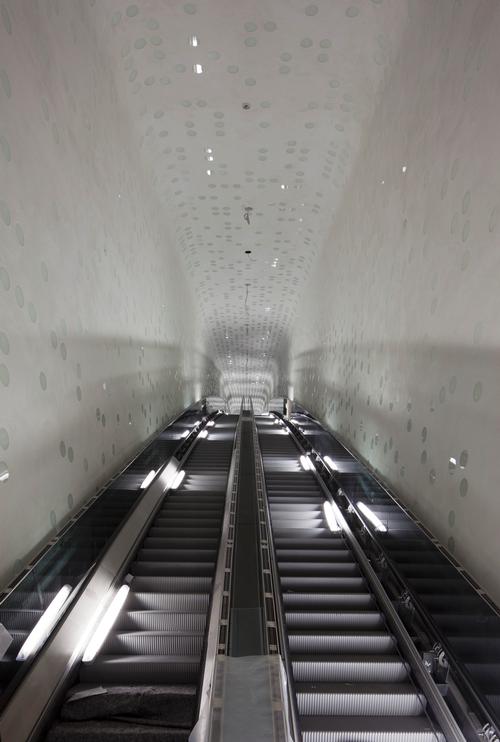  Visitors will enter via an 82m (269ft) escalator inside a glowing spherical tunnel / Oliver Heissner