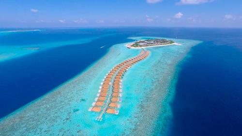 Villas and resort facilities will be located on stilts over the water / Crown & Champa Resorts