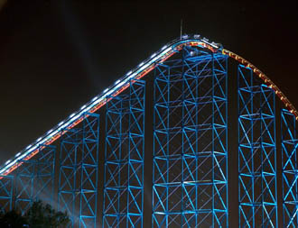 Six Flags Mexico launches Superman coaster