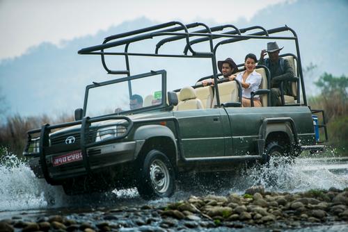 Guests can explore the national park by jeep / Taj Safari