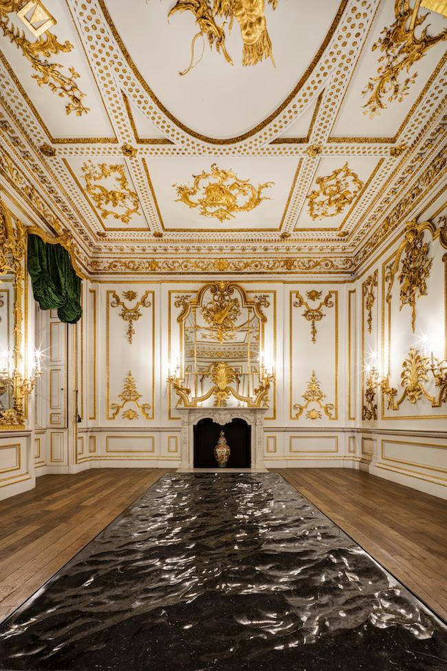 The piece, called Liquid Marble, evokes a surreal vision of the sea by using 3D movie-making software to reproduce the visual effect of the water’s surface on a piece of hand-polished black marble / V&A The piece, called Liquid Marble, evokes a surreal vision of the sea by using 3D movie-making software to reproduce the visual effect of the water’s surface on a piece of hand-polished black marble / V&A