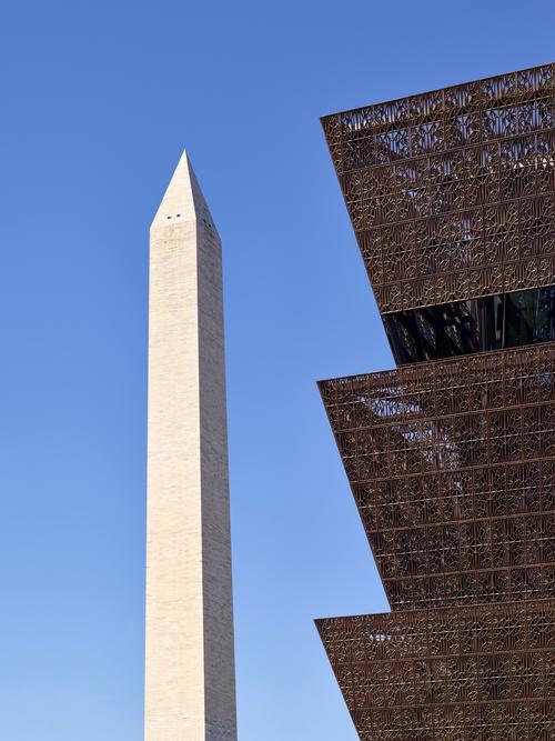 The angle of the pyramids echoes the angle of Washington Monument / Alan Karchmer/NMAAHC