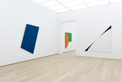 The minimalist interior designs allow maximum focus to be placed on the art / Antoine van Kaam