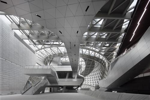 Museum of Contemporary Art & Planning Exhibition (MOCAPE), Shenzhen, China / © COOP HIMMELB(L)AU
