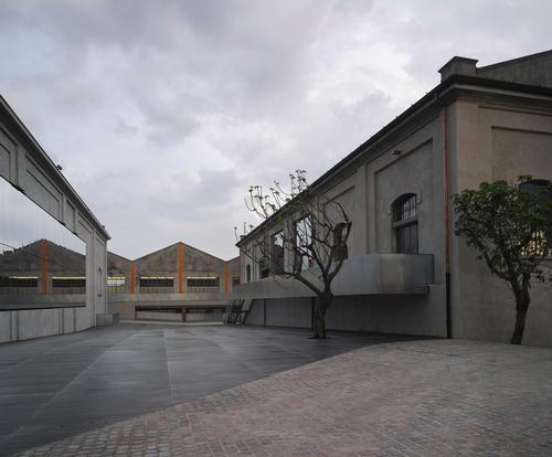 The cinema has been clad in glass / Bas Princen