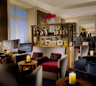 Champagne bar opens at Landmark London