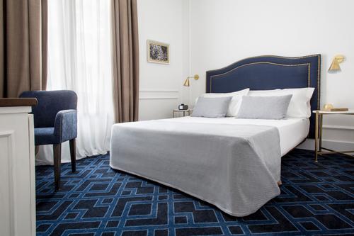  / Midmost Hotel