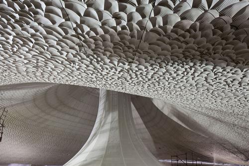 Special materials were used on the interiors to create an a acoustically excellent space / Oliver Heissner