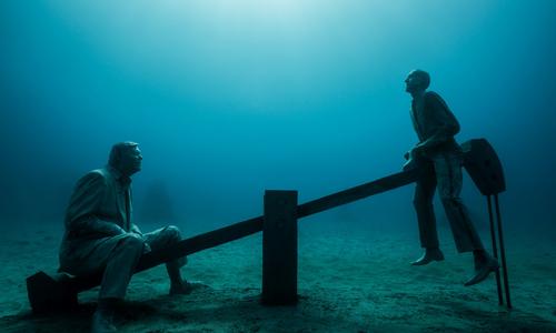 The see-saw in the playground setting references an oil pump / Jason deCaires Taylor
