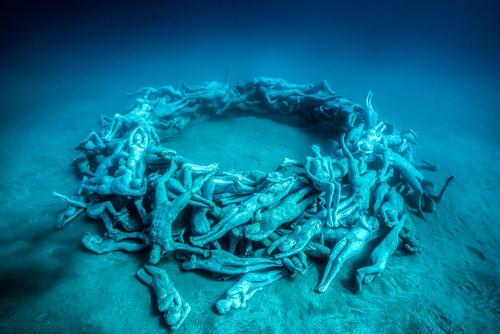The Human Gyre is the final installation in the tour, with more than 200 life-size works / Jason deCaires Taylor