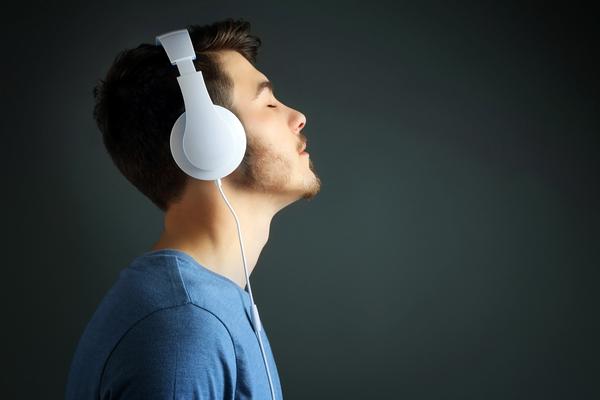 A soundtrack should address emotions and desires while retaining a brand’s identity / photo: www.shutterstock.com