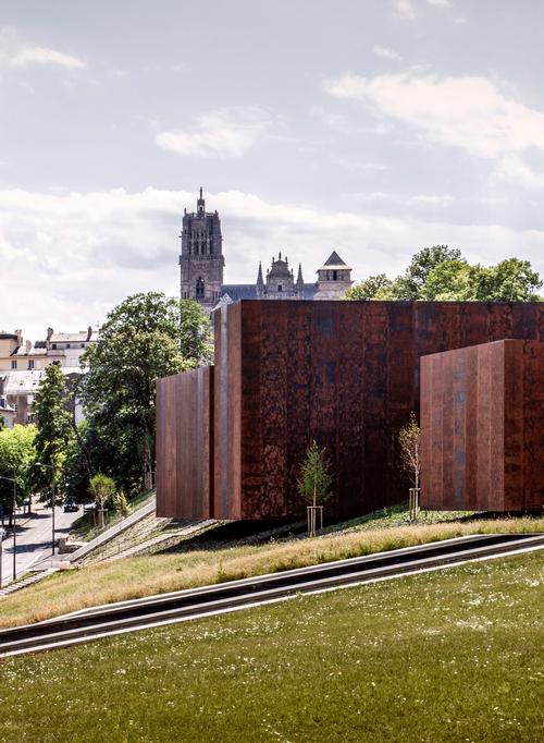 Soulages Museum in Rodez, France, designed in collaboration with G. Trégouët / Hisao Suzuki