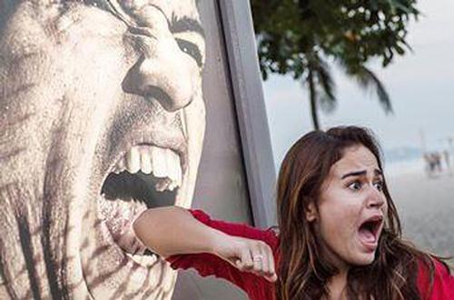 Luis Suarez ‘bite’ billboard becomes popular tourist attraction