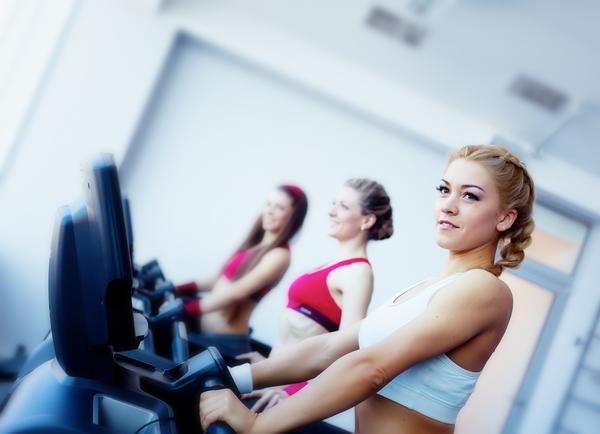 Exercise could lower breast cancer risk by impacting estrogen production / © all photos/shutterstock.com