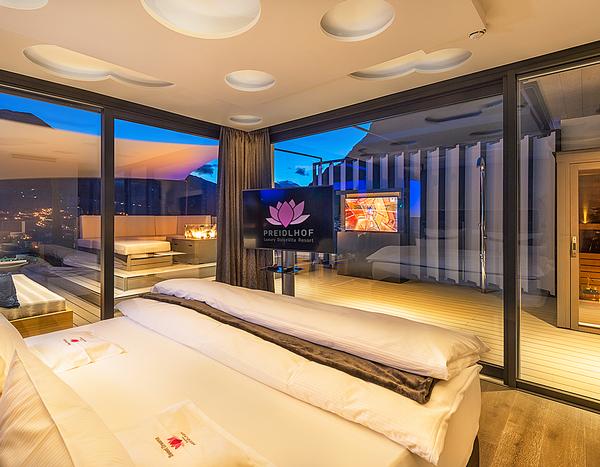 Guests staying in the Dream Well suite can wake up to a slow starting bird concert