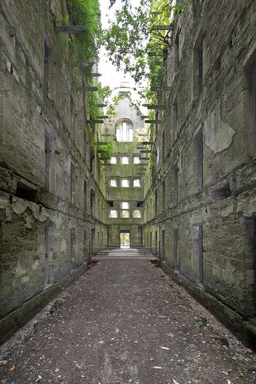 Bodmin Jail was built in 1779 and operated through to 1927, hosting 50 public hangings during that time / Twelve Architects