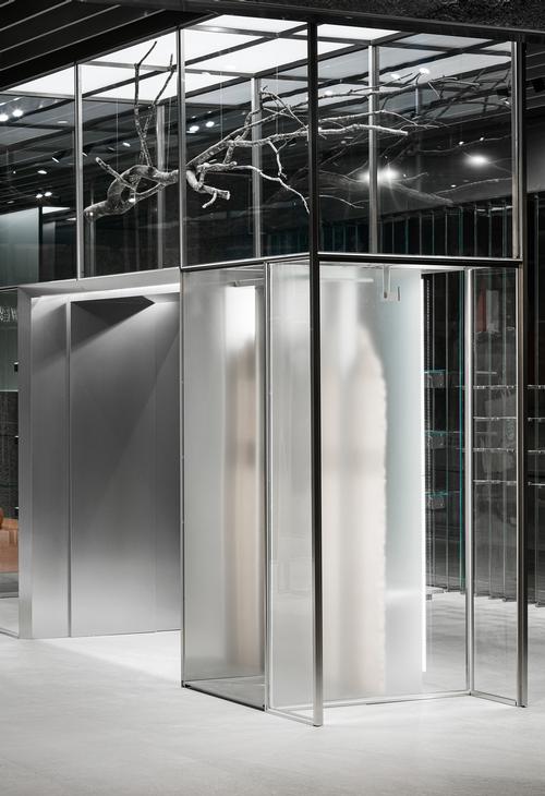 To reinforce the gallery concept, some surprising, non-clothing objects are featured in frames